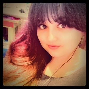 Meet your Posher, Kayla